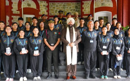 लेह-लद्दाख के विद्यार्थियों ने की राज्यपाल लेफ्टिनेंट जनरल गुरमीत सिंह से मुलाकात, कहा- “तिरंगा हम सभी को जोड़ता है”