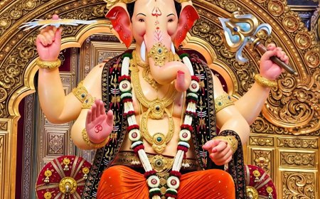 मुंबई में गूंजा गणपति बप्पा मोरया, लालबागचा राजा की पहली झलक ने मोहा मन