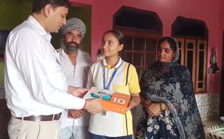 लवप्रीत की सोच ने जीता CM धामी का दिल, घर पहुंचकर अधिकारियों ने सौंपा टैबलेट