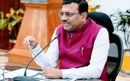 मुख्य सचिव ने मुख्यमंत्री घोषणा पत्र क्रियान्वयन की समीक्षा की