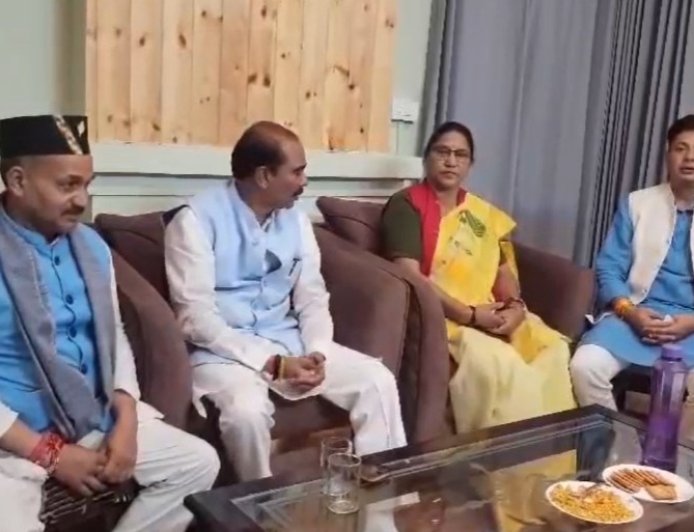 अल्मोड़ा पहुंचे केंद्रीय मंत्री अजय टम्टा, दो सड़क परियोजनाओं की दी सौगात