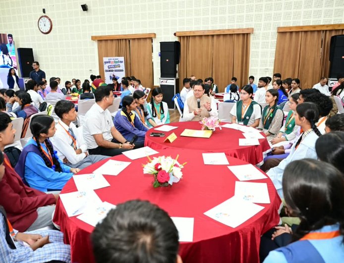 ‘मुख्यमंत्री युवा विद्यार्थी मंथन’: 10वीं और 12वीं के छात्रों को टैब हेतु DBT से मिलेगी राशि, सीएम धामी ने की घोषणा; नेपाल आपदा राहत सहायता दल को दिखाई हरी झंडी