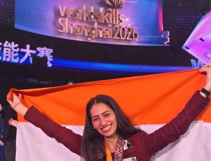 विश्व कौशल प्रतियोगिता में भारत का शानदार प्रदर्शन, चिन्यालीसौड़ की रिटेल सेल्स में सानिया जोशी ने देश के लिए जीता सिल्वर