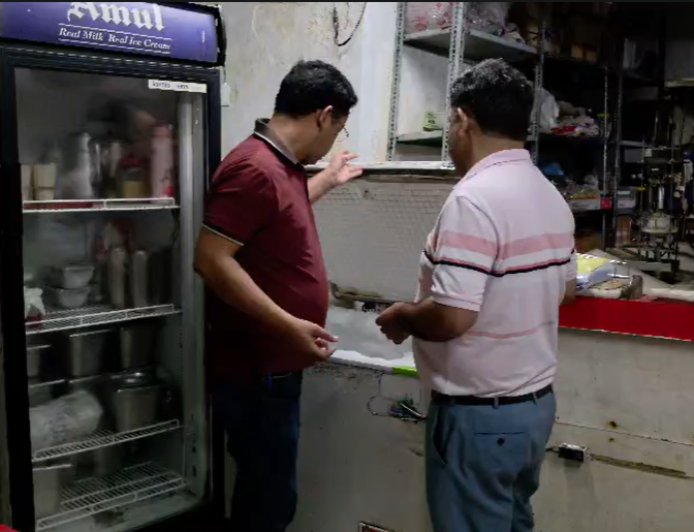 हरिद्वार में खाद्य विभाग का छापा, तेल-आइसक्रीम के सैंपल लिए