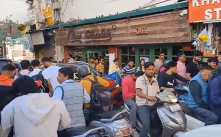 मसूरी में पर्यटकों की बाढ़, जाम ने बढ़ाई जनजीवन की मुश्किलें