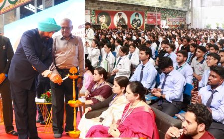 सीआईएमएस कॉलेज में राज्यपाल का युवा संवाद, 1500 युवाओं ने नशामुक्ति का संकल्प लिया