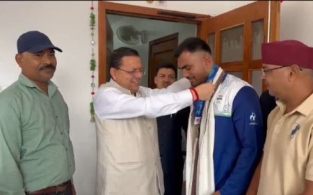 बॉक्सिंग सितारे कपिल पोखरिया की मुख्यमंत्री धामी से महत्वपूर्ण भेंट