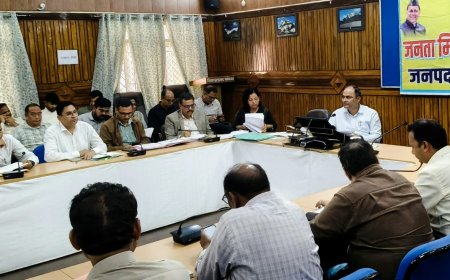 चंपावत में सीएम हेल्पलाइन पर 92 शिकायतें लंबित, डीएम ने दिए त्वरित निस्तारण के दिशा-निर्देश