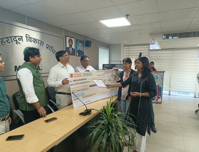 एमडीडीए की नई पहचान को मिली रचनात्मक उड़ान, मैस्कॉट और स्लोगन प्रतियोगिता के विजेता सम्मानित