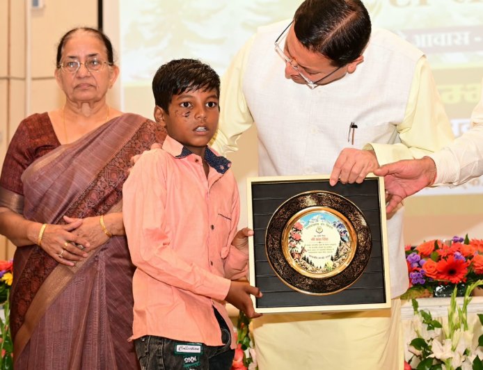 मुख्यमंत्री पुष्कर सिंह धामी ने किया ‘वन्यजीव सप्ताह-2026’ का शुभारंभ: वन्यजीव संघर्ष में साहस दिखाने वाले 18 लोगों को ₹51-51 हजार देने की घोषणा