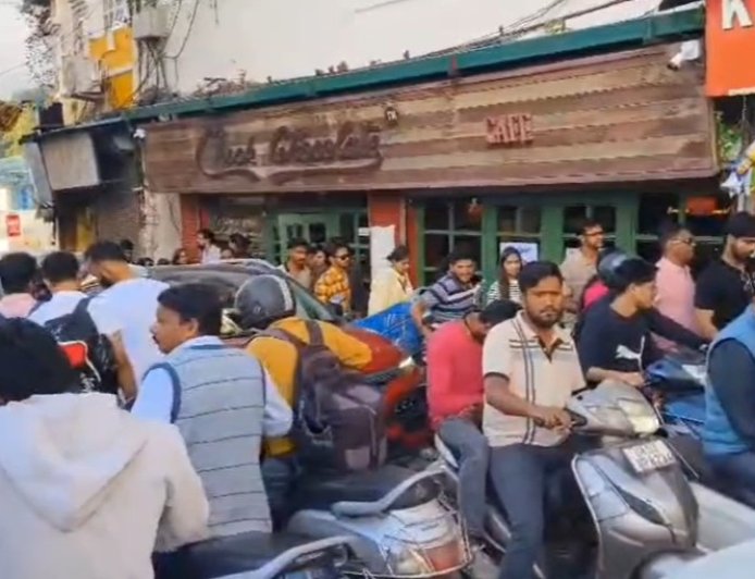 मसूरी में पर्यटकों की बाढ़, जाम ने बढ़ाई जनजीवन की मुश्किलें