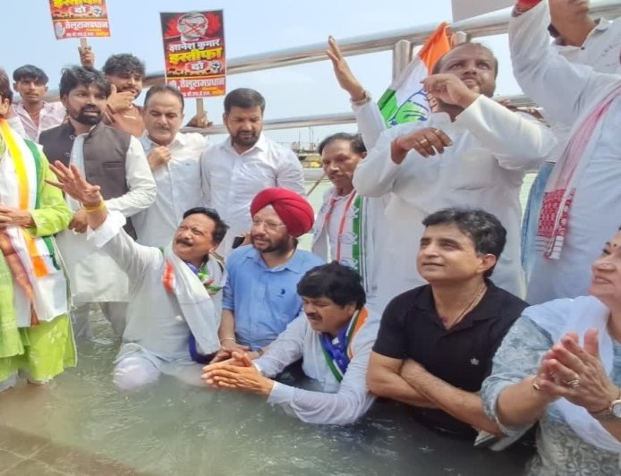 हरिद्वार में कांग्रेस की ‘वोट बचाओ, देश बचाओ यात्रा’: गंगाजल के साथ लोकतंत्र की रक्षा का संकल्प