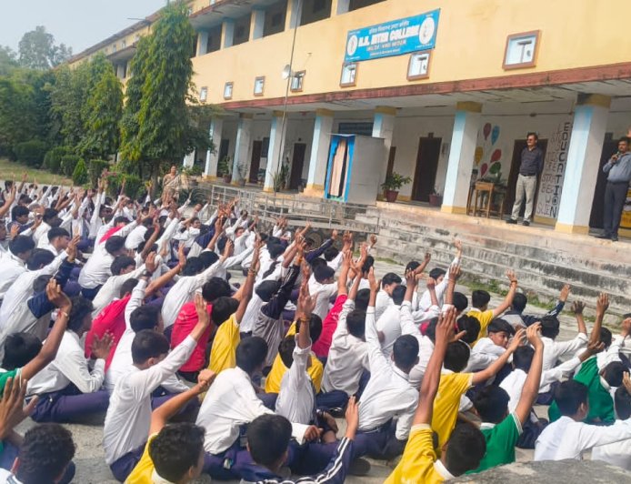 स्वच्छता ही सेवा पखवाड़ा 2026: एच.एन. इंटर कॉलेज में 300 छात्रों ने सीखा कचरा पृथक्करण और ‘3R’ की विधियां