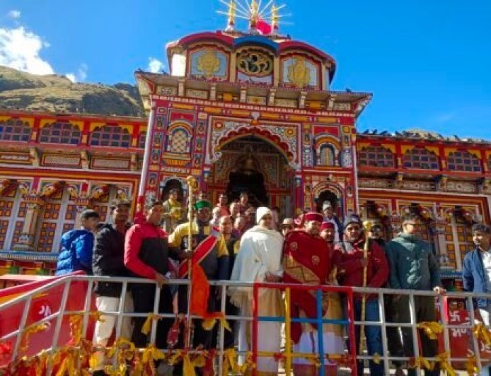 उत्तराखंड चारधाम के कपाट बंद की तिथियां घोषित 16 नवंबर को श्री बदरीनाथ धाम के कपाट बंद होंगे